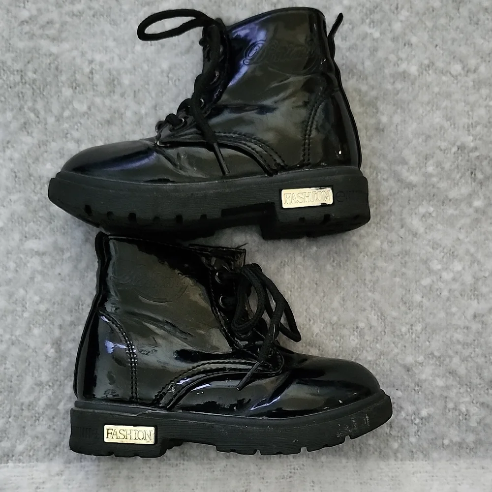 Kids/Girl Shiny Black Boots/Hiker Boots